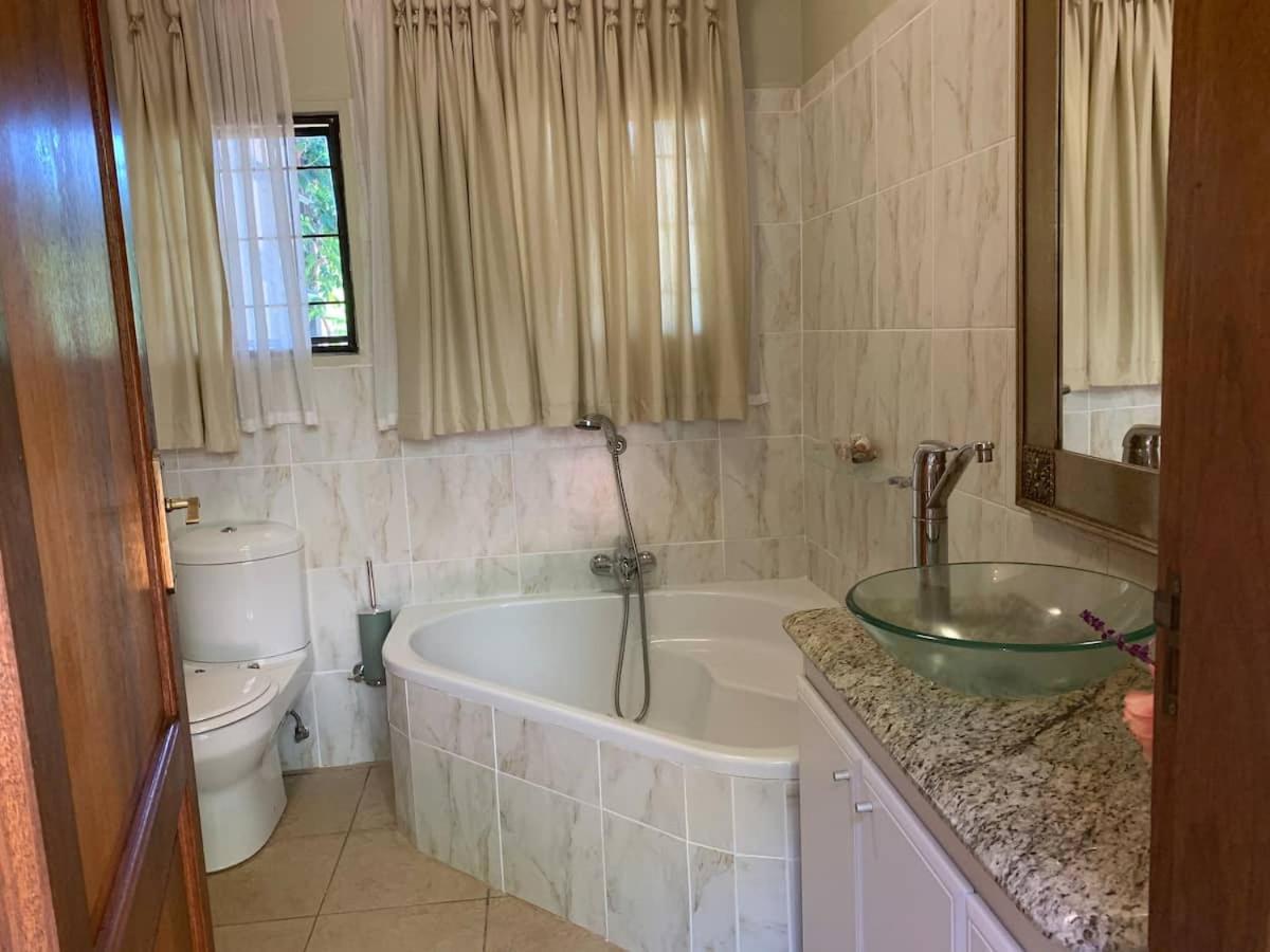 Mountain Rose Guesthouse Louis Trichardt Exteriör bild