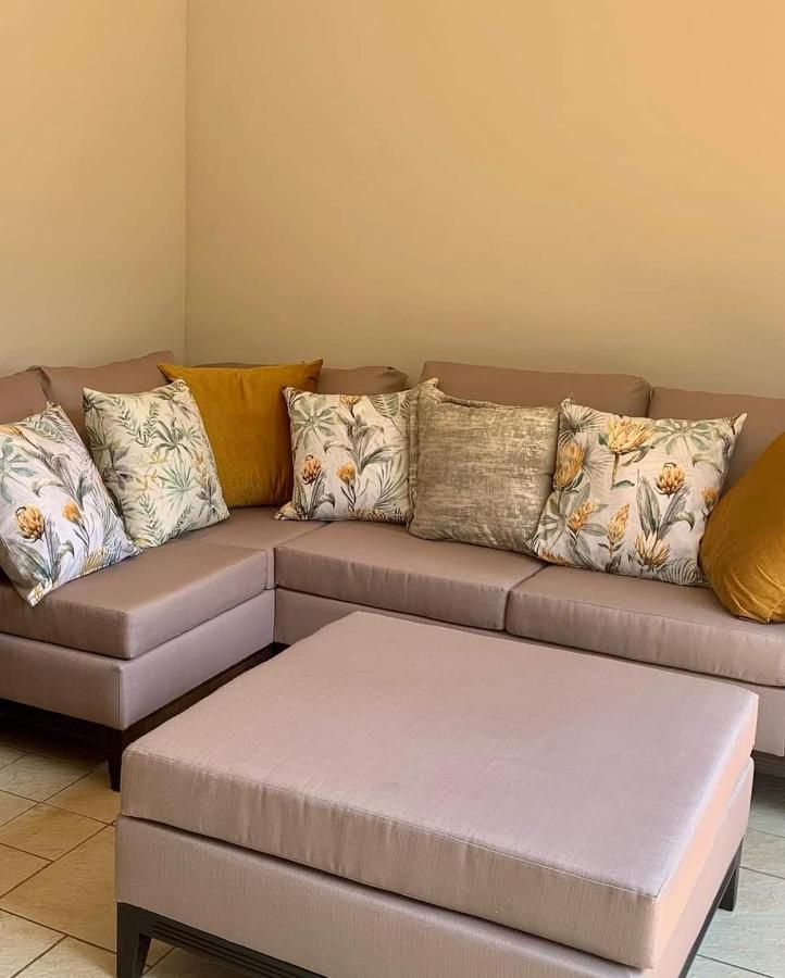 Mountain Rose Guesthouse Louis Trichardt Exteriör bild